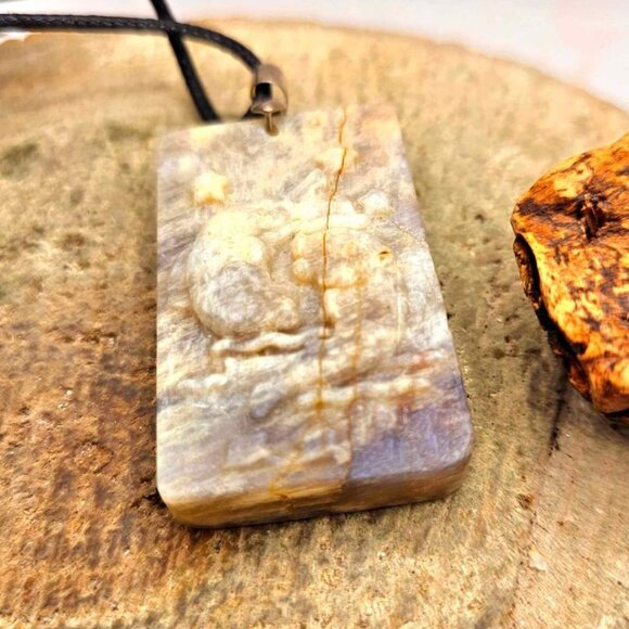 Nature Cream Moonstone Carved Pisces Pendant Necklace - Picture 8 of 9